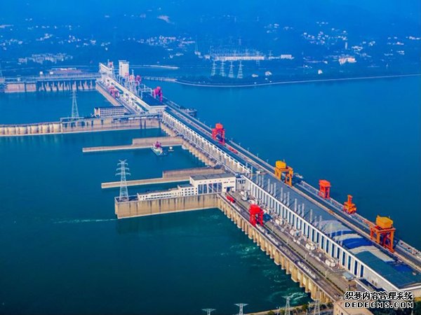 三峡集团长江干流第100台机组发电世界最大清洁能源走廊成型