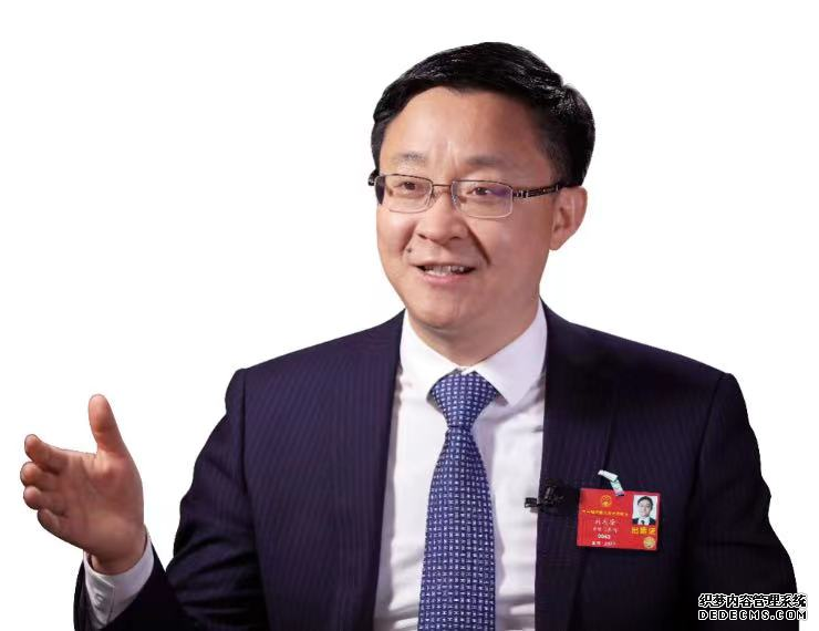 刘庆峰代表：加强人工智能应用便利百姓生活
