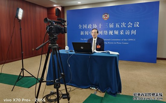 刘世锦委员：实现增长目标须挖掘新的结构性潜能