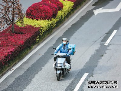 生活服务业加快数字化步伐（网上中国）