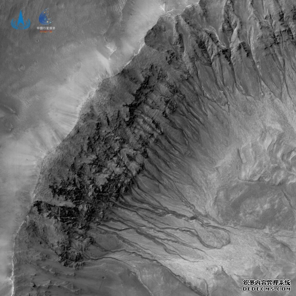 “祝融号”火星车准备越冬环绕器持续开展环绕探测