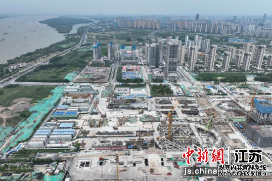 南京江北新区在建地下空间综合体项目建设正酣