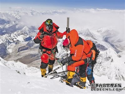 从“登山科考”转为“科考登山”（科技视点）