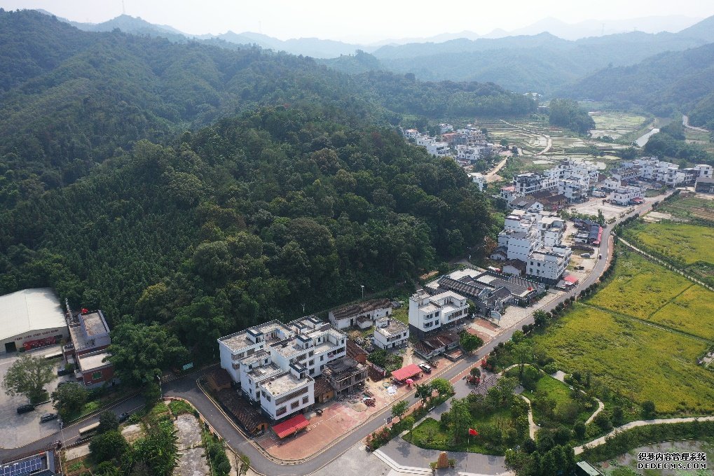 乡村旧貌焕新颜生态旅游促发展