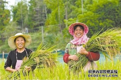 坚持山水林田湖草沙一体化保护和系统治理（新时代画卷·奋进十年）