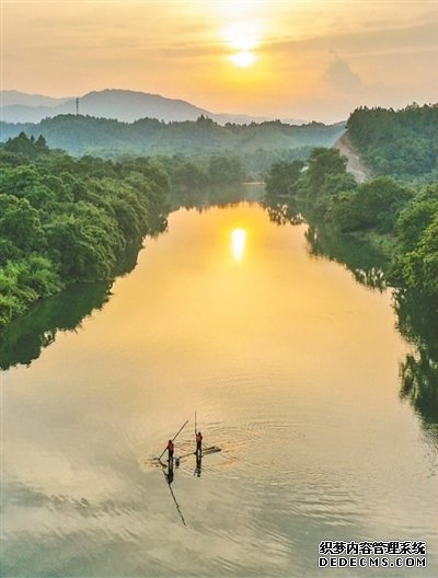 坚持山水林田湖草沙一体化保护和系统治理（新时代画卷·奋进十年）