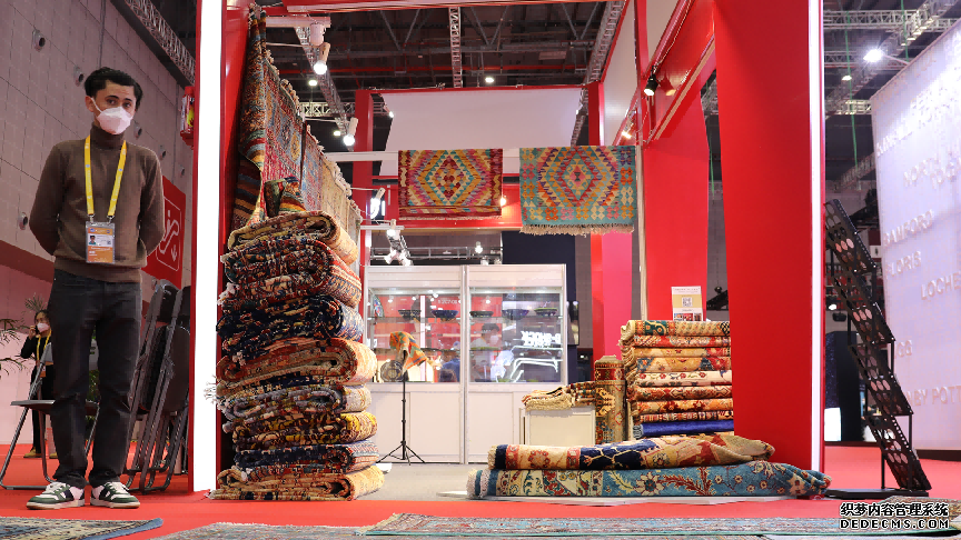 【进博故事】“进博会，让中国消费者喜欢上了阿富汗手工地毯”