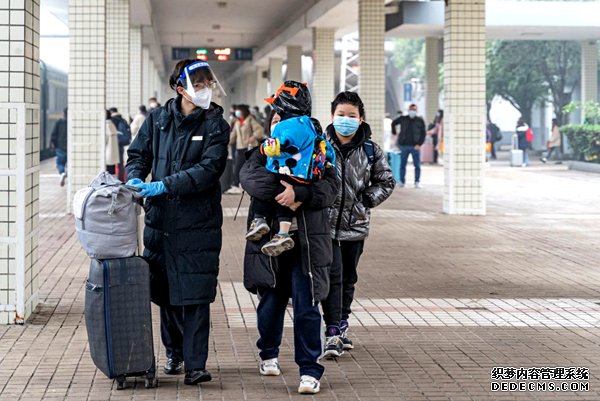 在团圆的期盼中，踏上幸福回家路