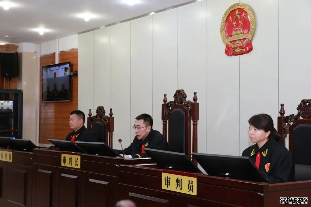 吴忠市中级人民法院开庭审理被告人傅小东受贿一案