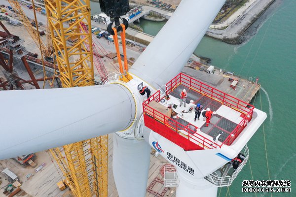 风电走向深远海我国首座深远海浮式风电平台“海油观澜号”启航