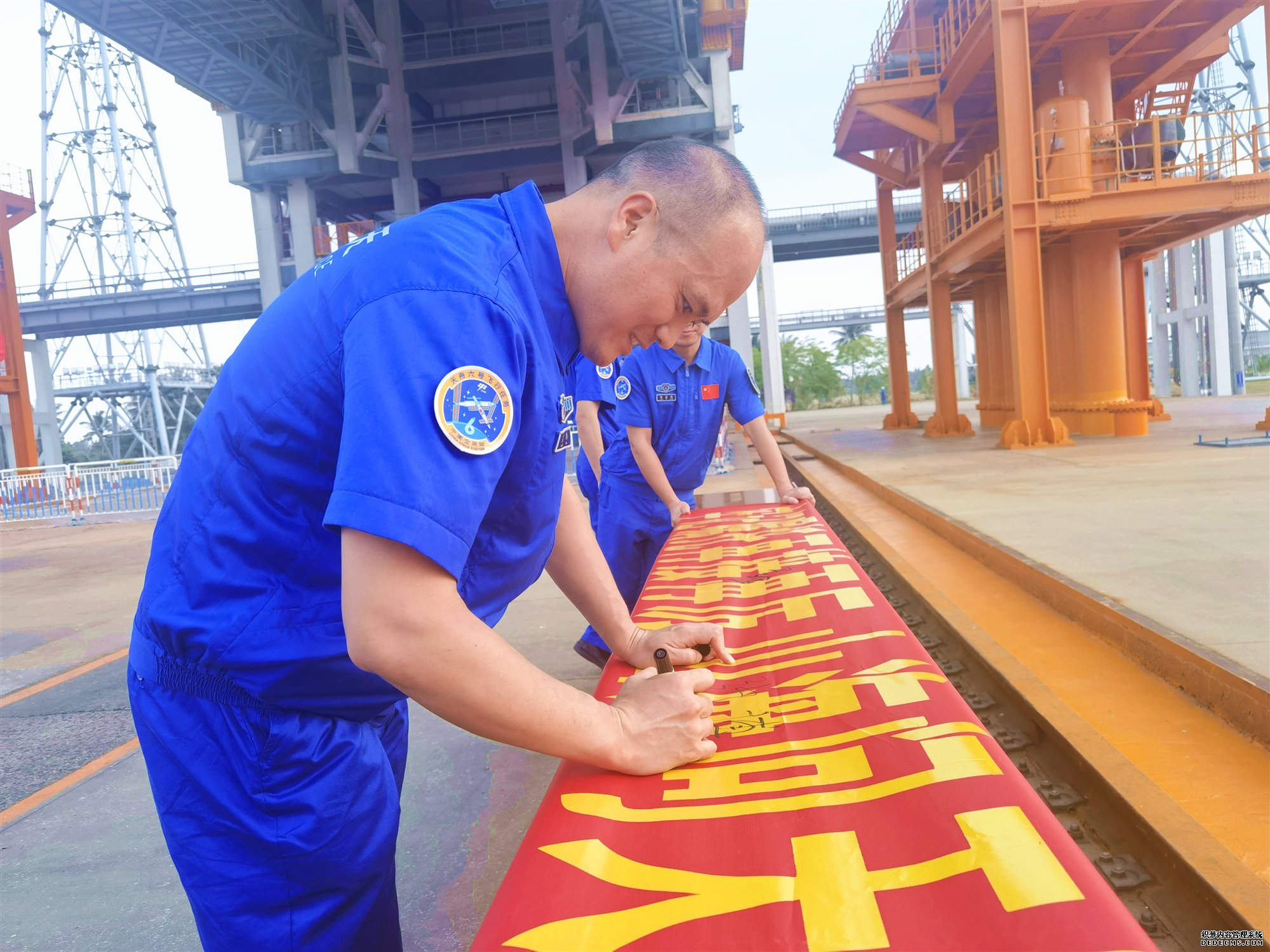 中国星辰｜他们在任务一线庆祝中国航天日