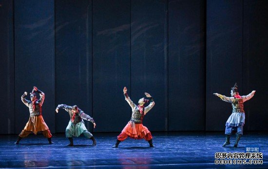 北京舞蹈学院青年舞团在乌鲁木齐演出