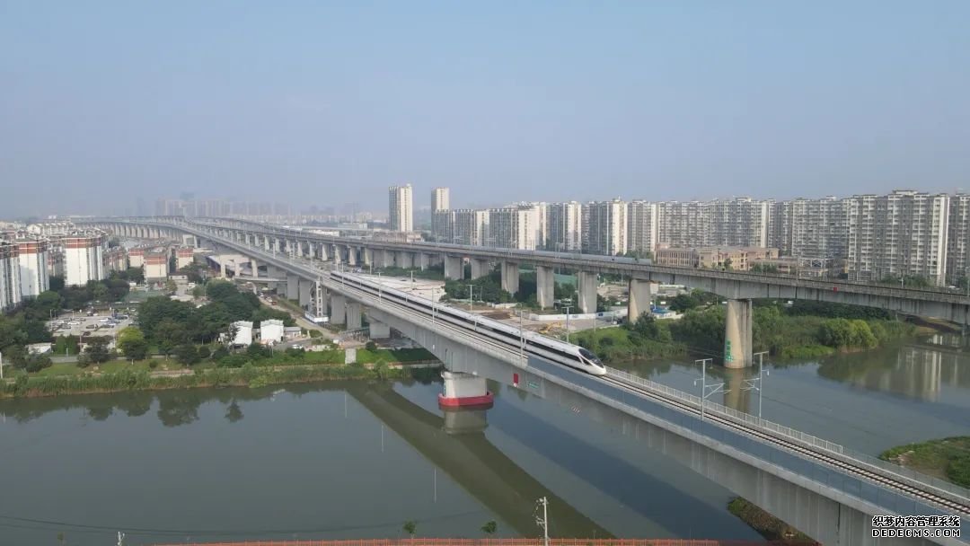 沪宁沿江高铁。