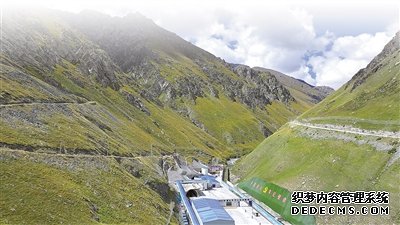 最长高速公路隧道连接天山南北（经济新方位·重大工程一线）