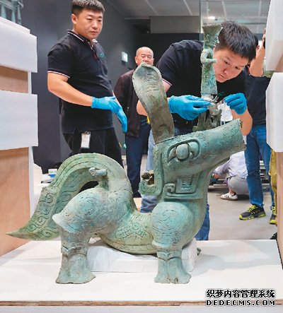 “凝视三星堆”特展文物在港亮相