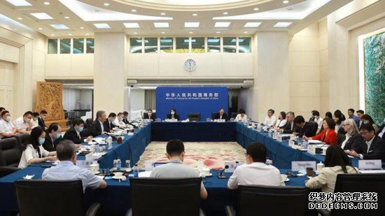 2023年7月5日，商务部部长王文涛主持召开外资企业圆桌会。来自商务部网站