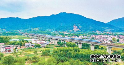 贵广高铁正式提速运营