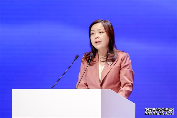 中国中小企业协会常务副会长马彬致辞。