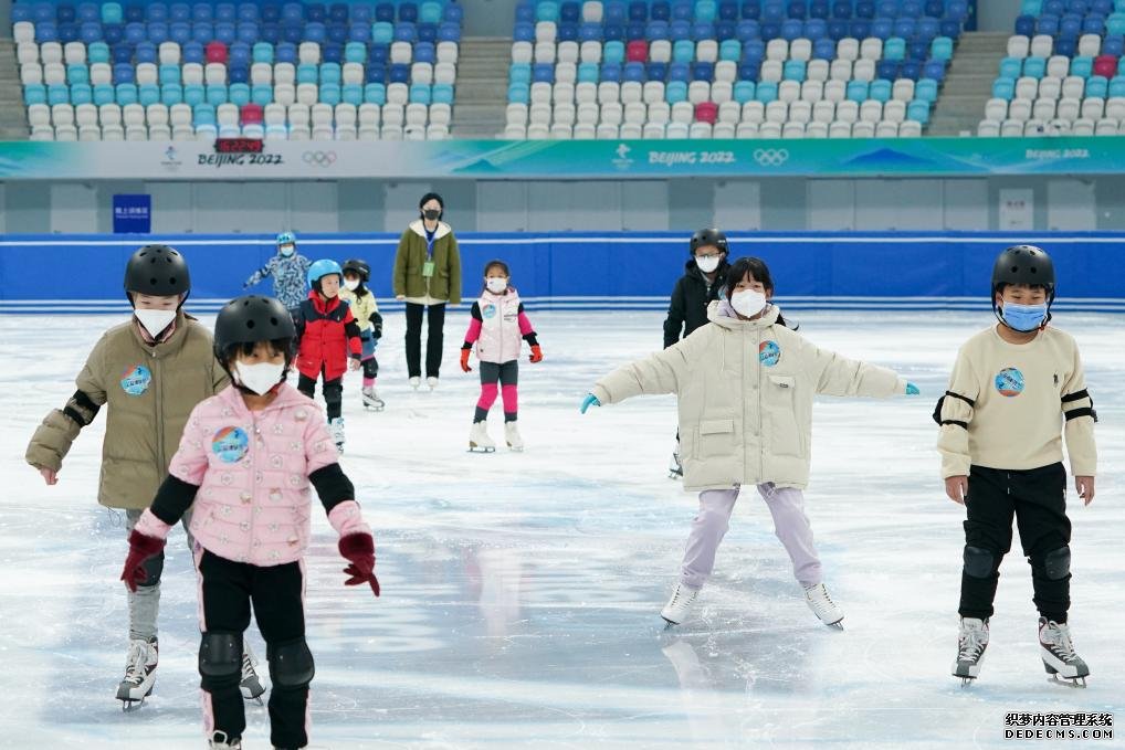 “冰天雪地也是金山银山”——中国冰雪经济“热”起来