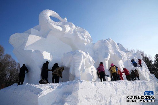 哈尔滨太阳岛雪博会建设忙