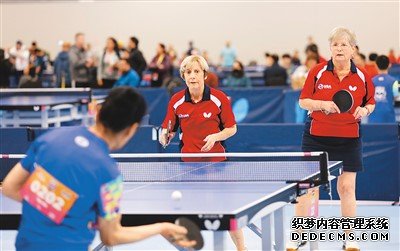 北京大学乒乓球队在美参赛