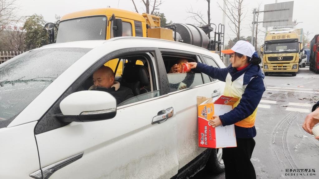 战冰雪 护民生——南方多地奋力迎战低温雨雪冰冻天气