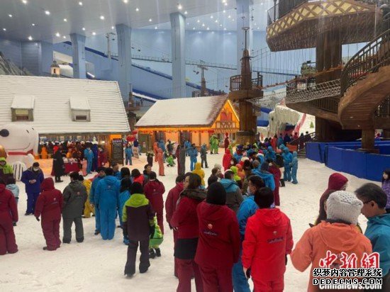 “冰雪热”持续升温 “北上”滑雪成港澳居民休闲新选择