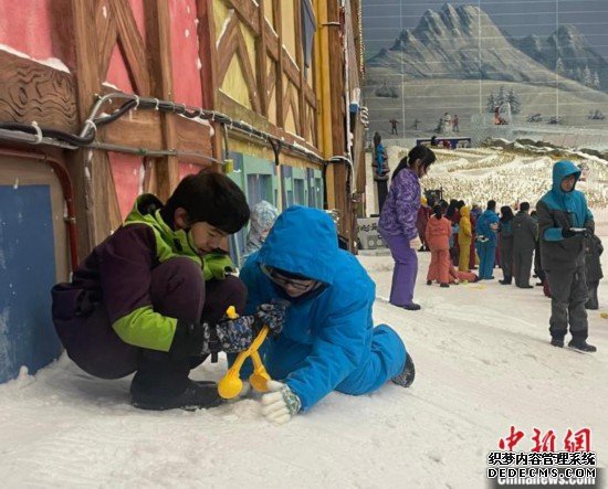 “冰雪热”持续升温 “北上”滑雪成港澳居民休闲新选择