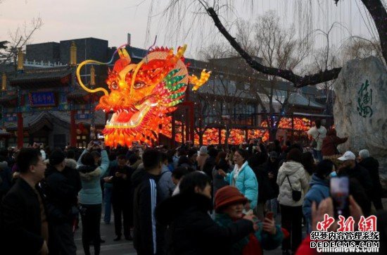 春节假期北京接待游客1749.5万人次 旅游收入同比增逾四成