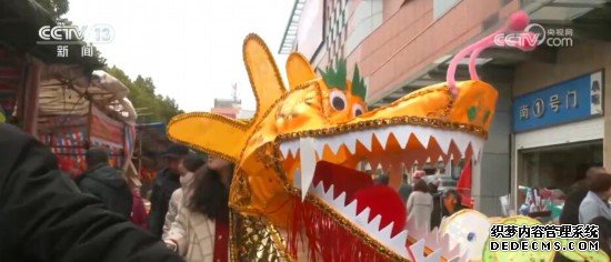 “龙”元素火热、“花样”花灯种类多 各地欢天喜地闹元宵