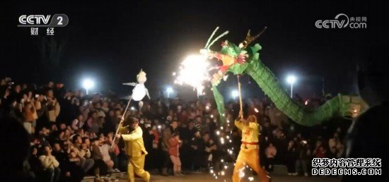 火龙舞璀璨夺目、花灯市场升温 多地活动精彩纷呈喜迎元宵节