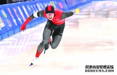 2月24日，黑龙江队选手刘斌在速度滑冰项目青年组男子1000米决赛比赛中。光明网记者 潘迪摄/光明图片