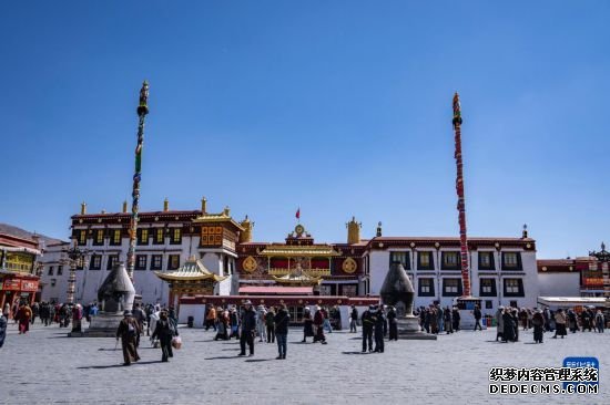 西藏：春“染”拉萨