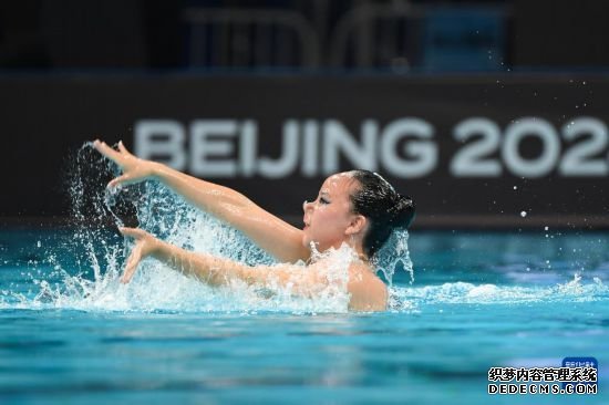 ?4月5日，中国香港选手熊诗晴在女子单人技术自选比赛中。最终，她以156.1284分的成绩获得第10名。新华社记者 鞠焕宗 摄