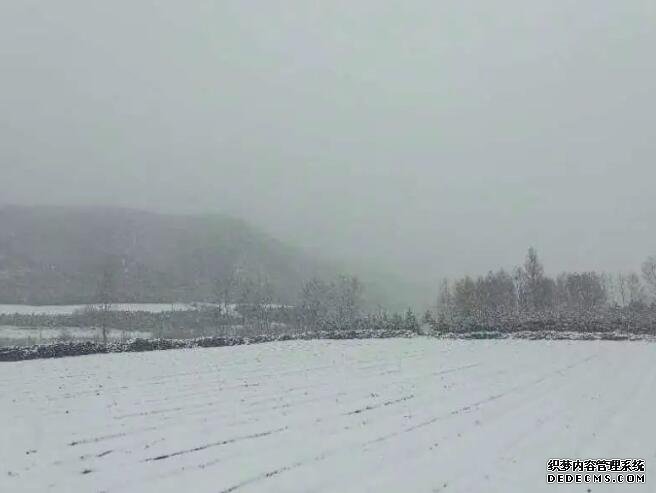 承德围场盖子沟村降雪