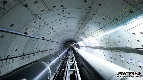 中俄东线天然气管道长江盾构穿越工程完成管道敷设。受访者供图