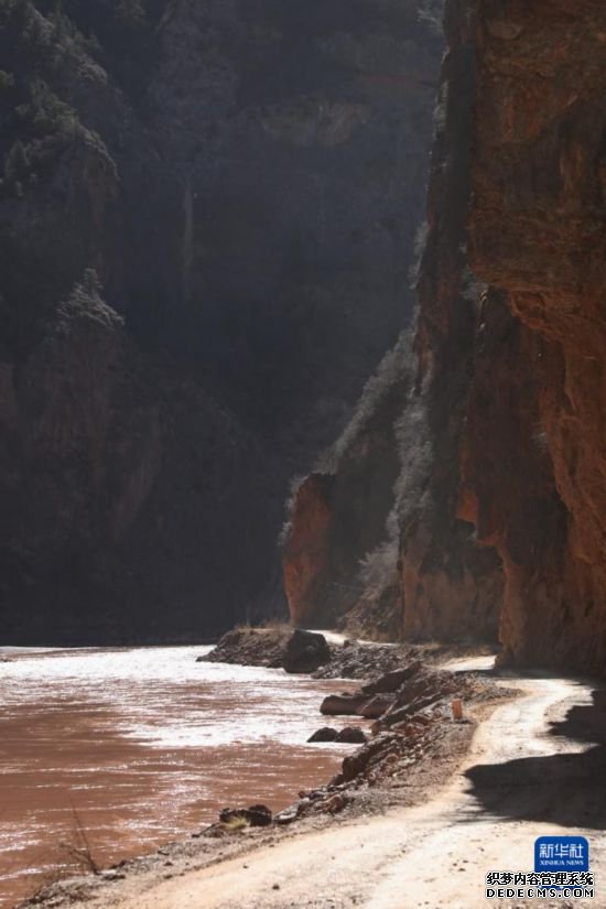 走近澜沧江上游娘拉峡谷