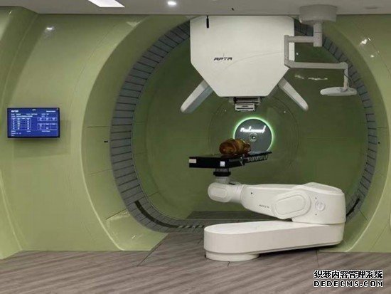 瑞金医院肿瘤质子中心360度旋转束治疗室。刘温馨摄