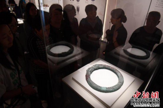 新疆丝路文物亮相成都 展示丝绸之路起源与高光
