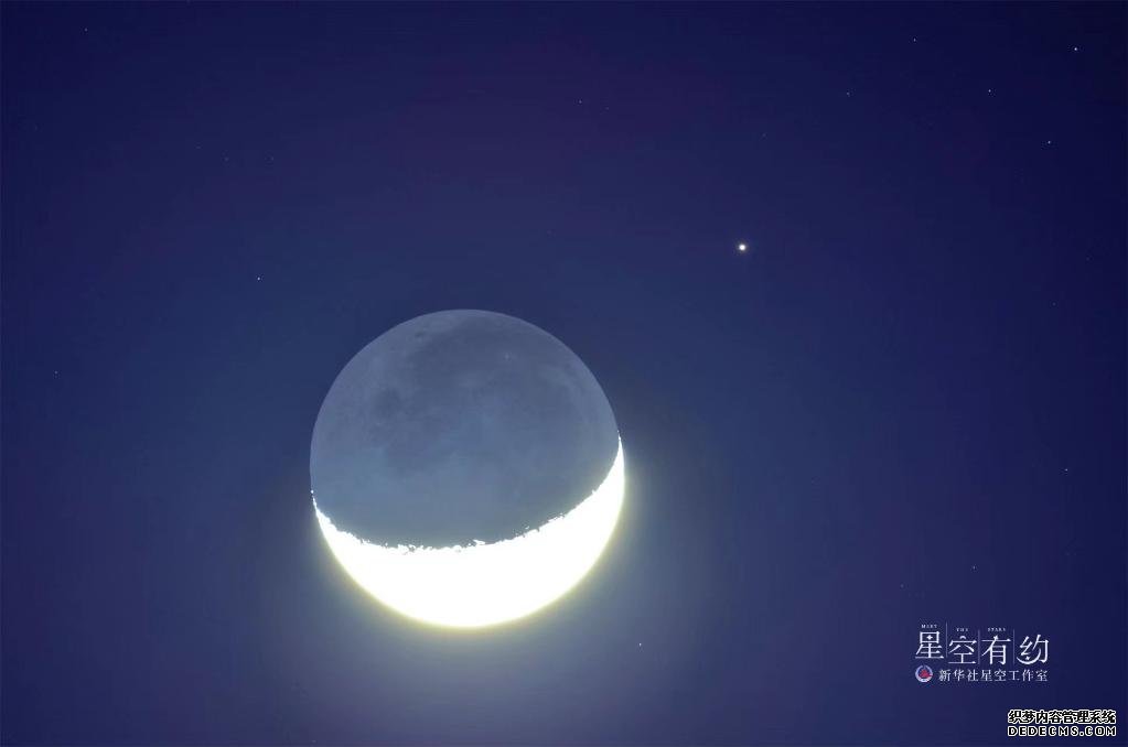 这是2021年4月17日在天津静海区拍摄的火星伴月。（星空摄影师王硕拍摄）
