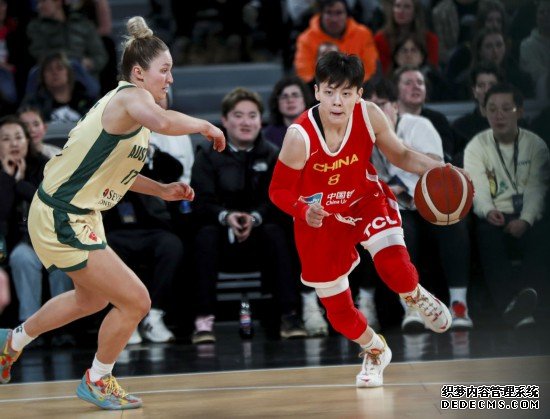 中国女篮热身赛不敌澳大利亚队
