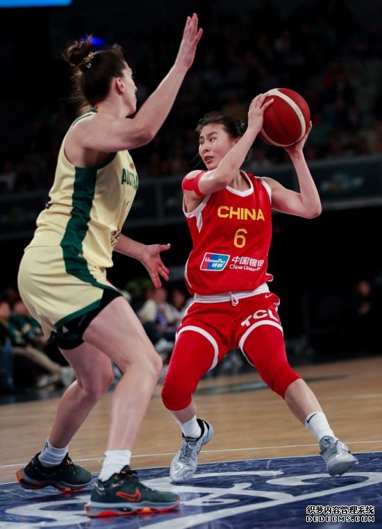 中国女篮热身赛不敌澳大利亚队