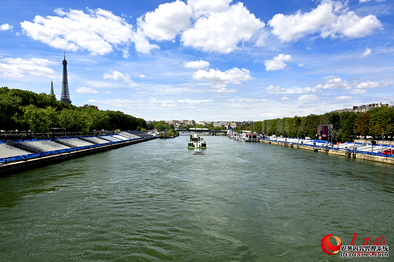 巴黎奥运会开幕式即将在塞纳河上举行。人民网记者 胡雪蓉摄