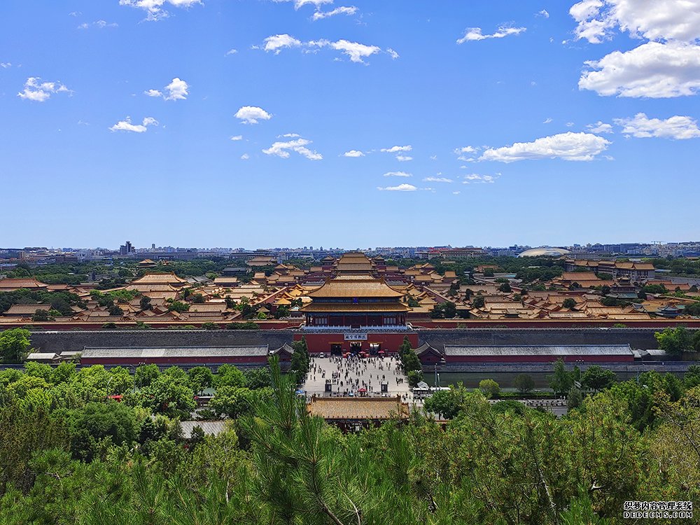 从景山俯瞰故宫。图片来源：视觉中国