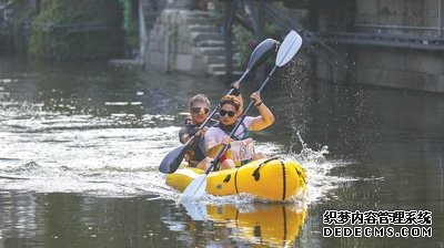 感受夏日户外运动的乐趣（消费视窗·暑期消费新场景）