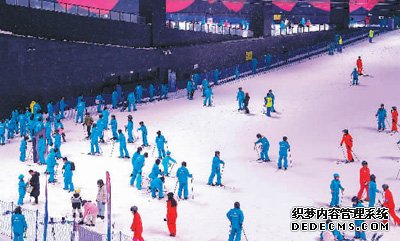 室内冰雪游成暑期消费亮点