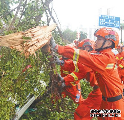 台风“摩羯”过境海南广东 各地各部门全力抢险救灾