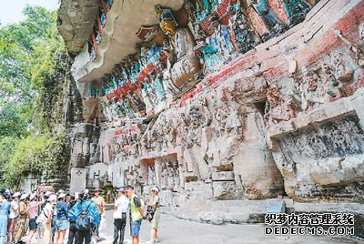 守护古老的石窟寺