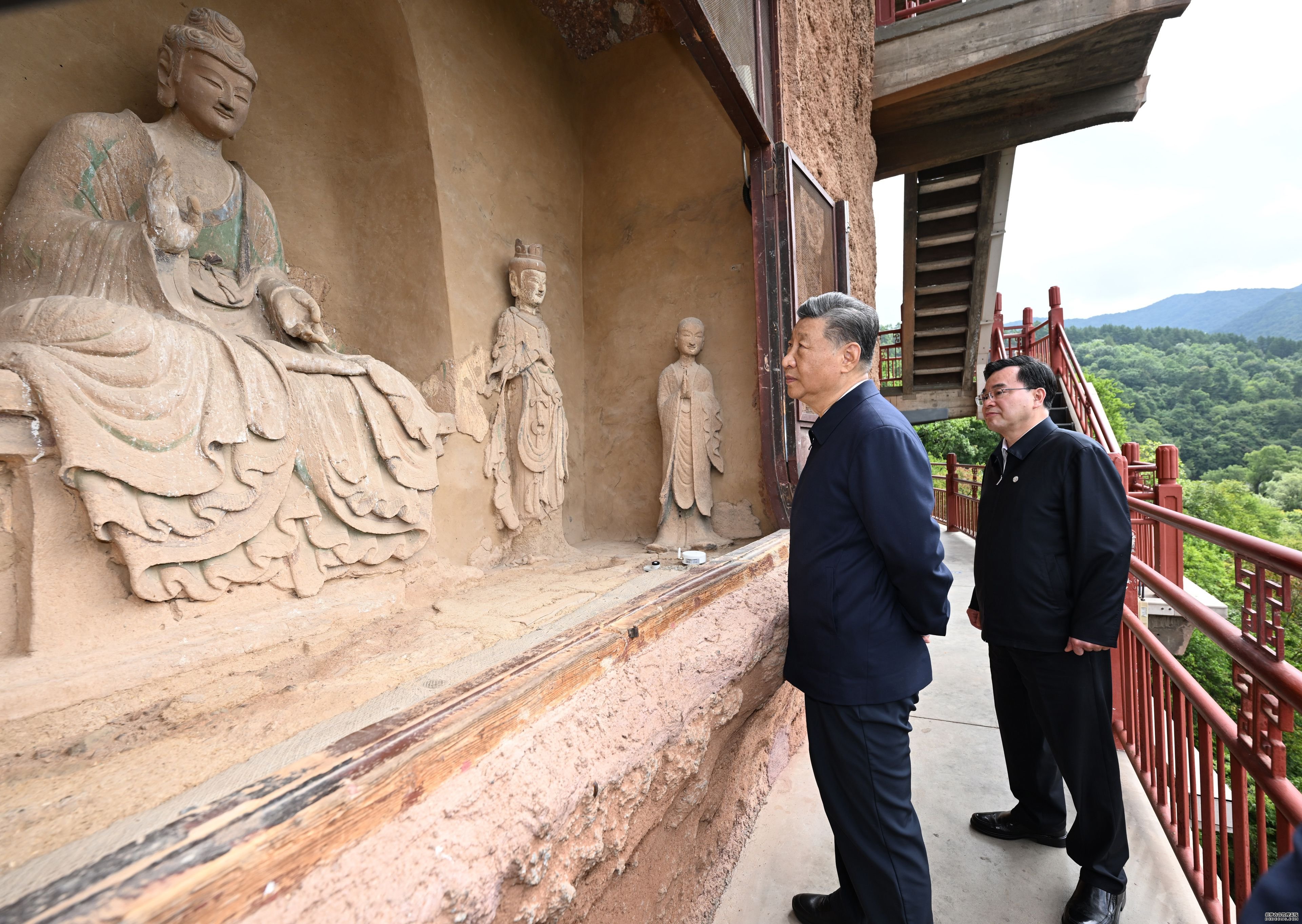 习近平在陕西宝鸡市和甘肃天水市考察调研