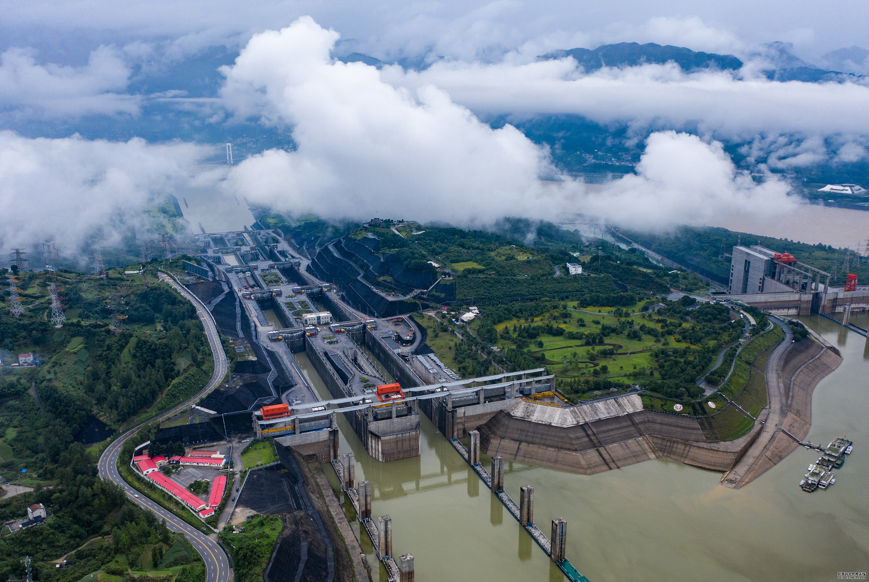 三峡双线五级船闸。三峡集团供图